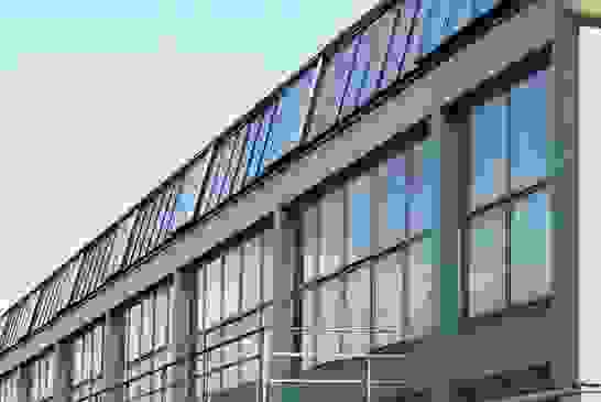 Meyrin Grand Puits HIAG-Areal Fensterfront Nahaufnahme