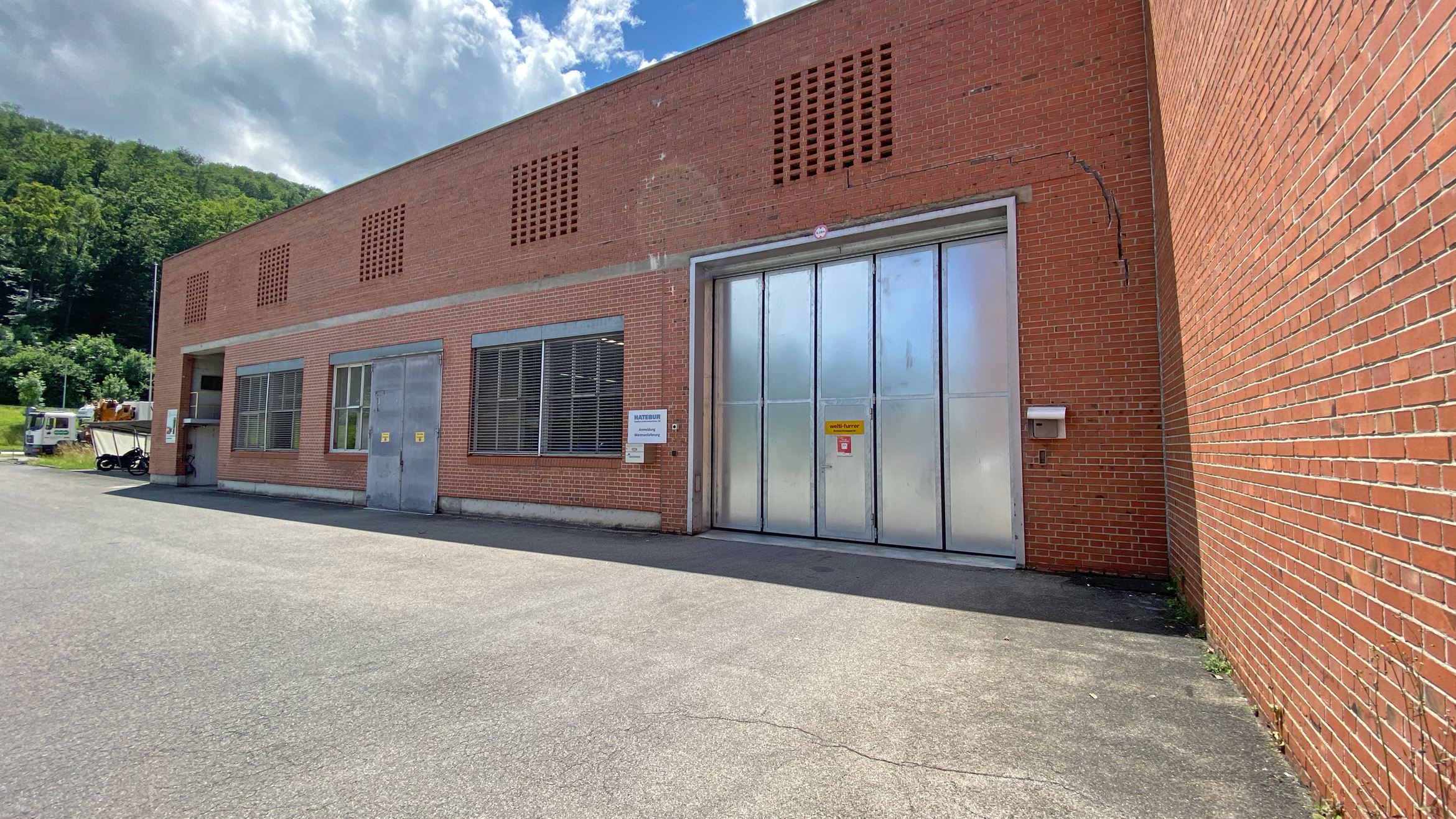 Areal Brugg Lagerhalle Tor1 Aussenansicht Areal Brugg Lagerhalle Tor1 Aussenansicht