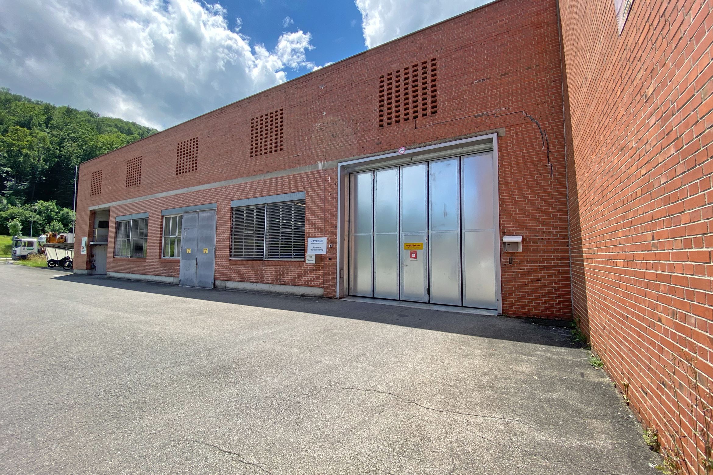 Areal Brugg Lagerhalle Tor1 Aussenansicht Areal Brugg Lagerhalle Tor1 Aussenansicht