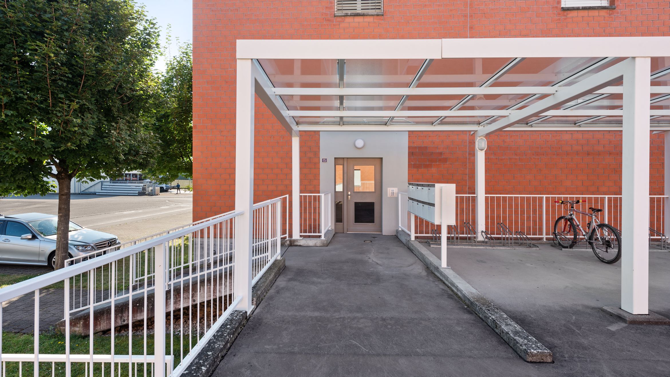 Backbone 51368 001 HD Backbone 51368 001 HD