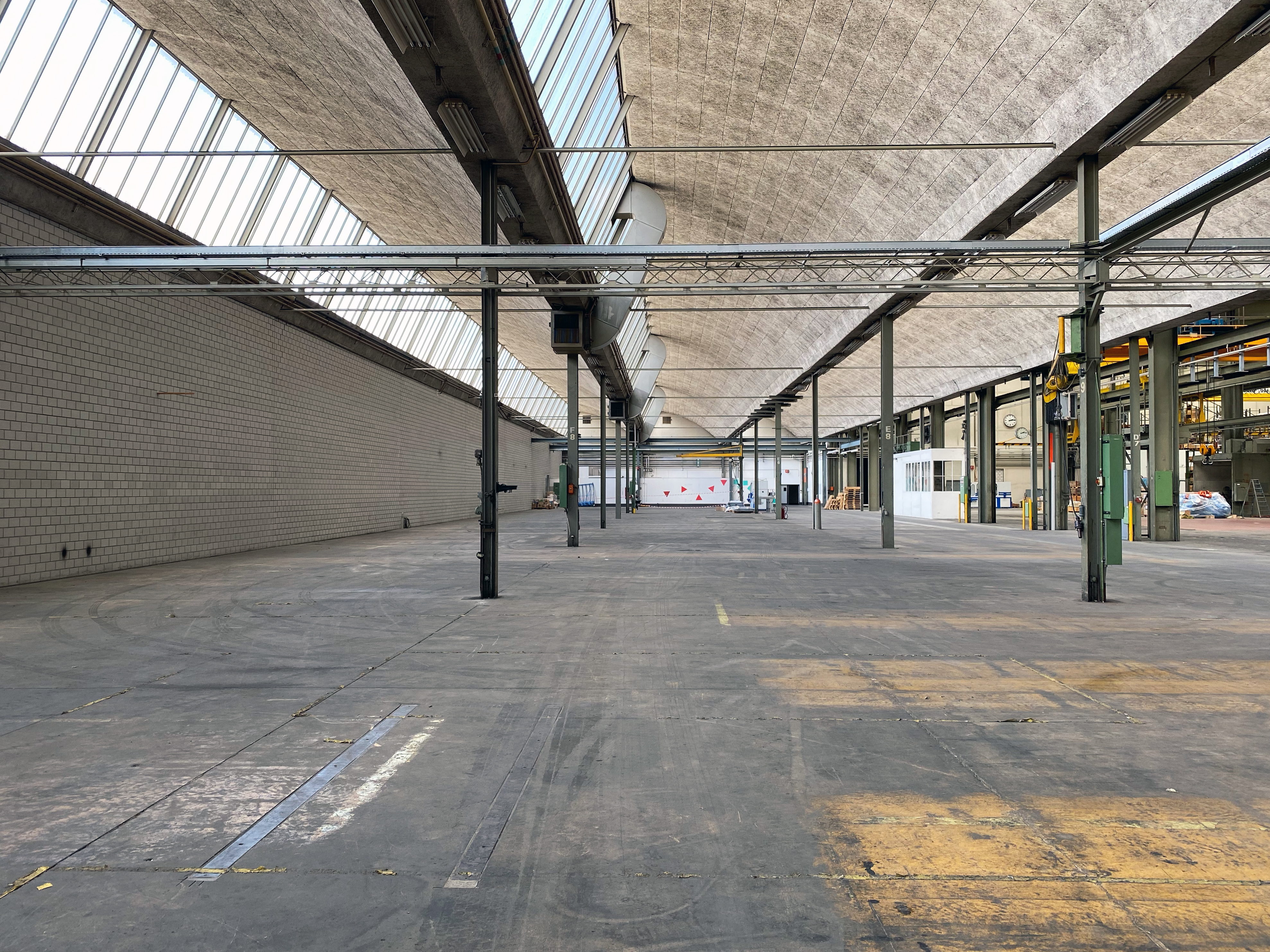 Areal Brugg Lagerhalle Innenansicht4