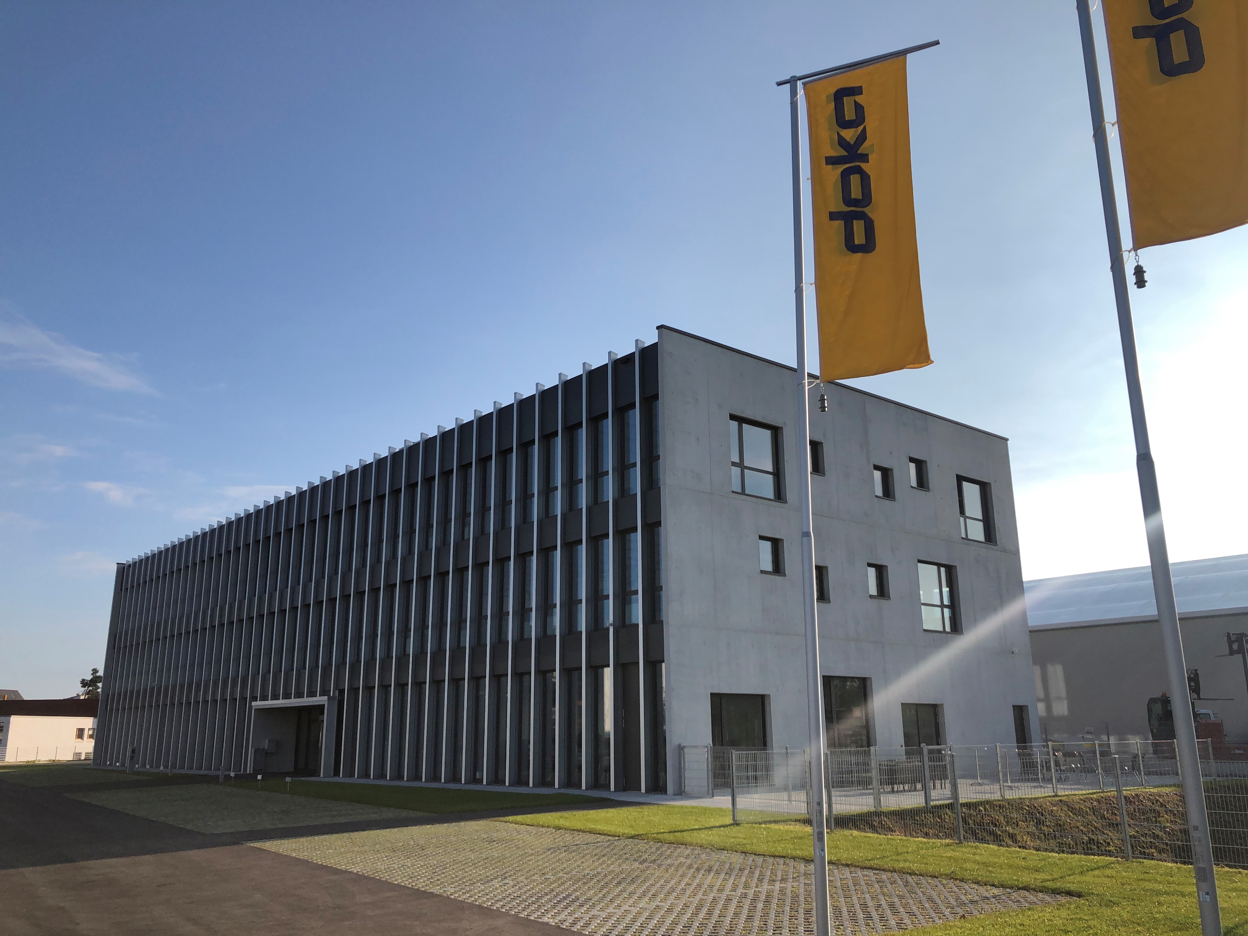 Niederhasli Buerogebaede