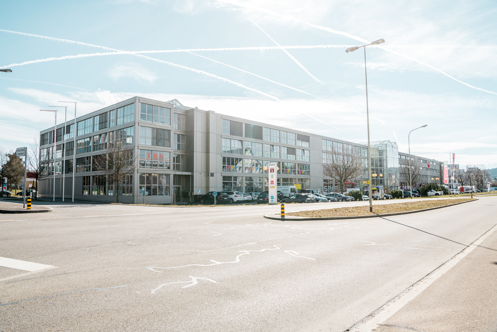 Niederhasli HIAG-Areal Aussenansicht3