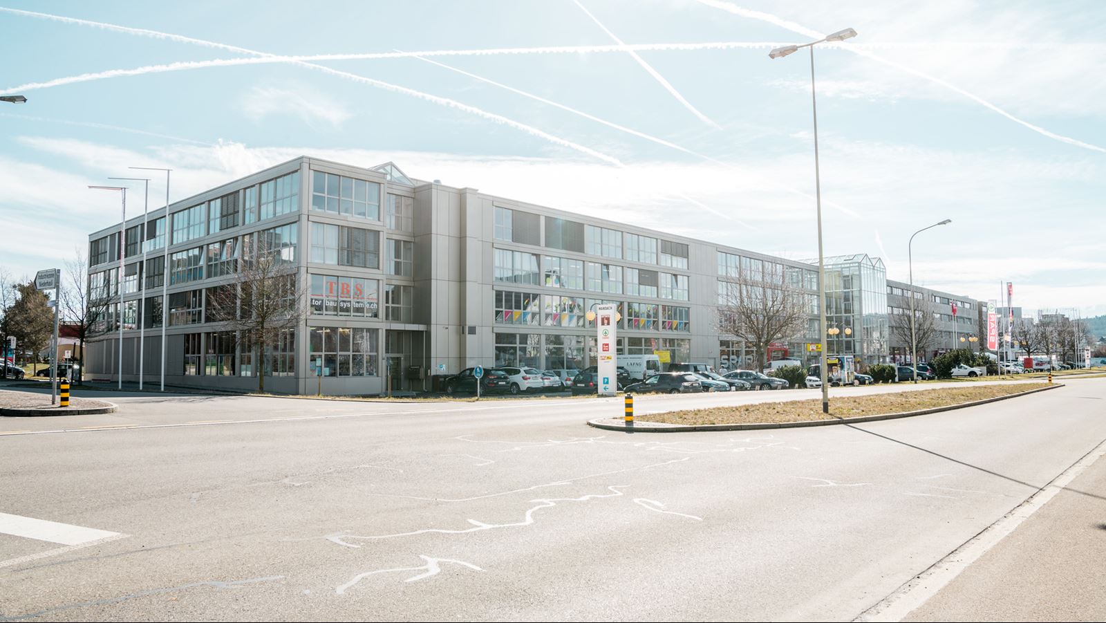 Niederhasli HIAG-Areal Aussenansicht3 Niederhasli HIAG-Areal Aussenansicht3
