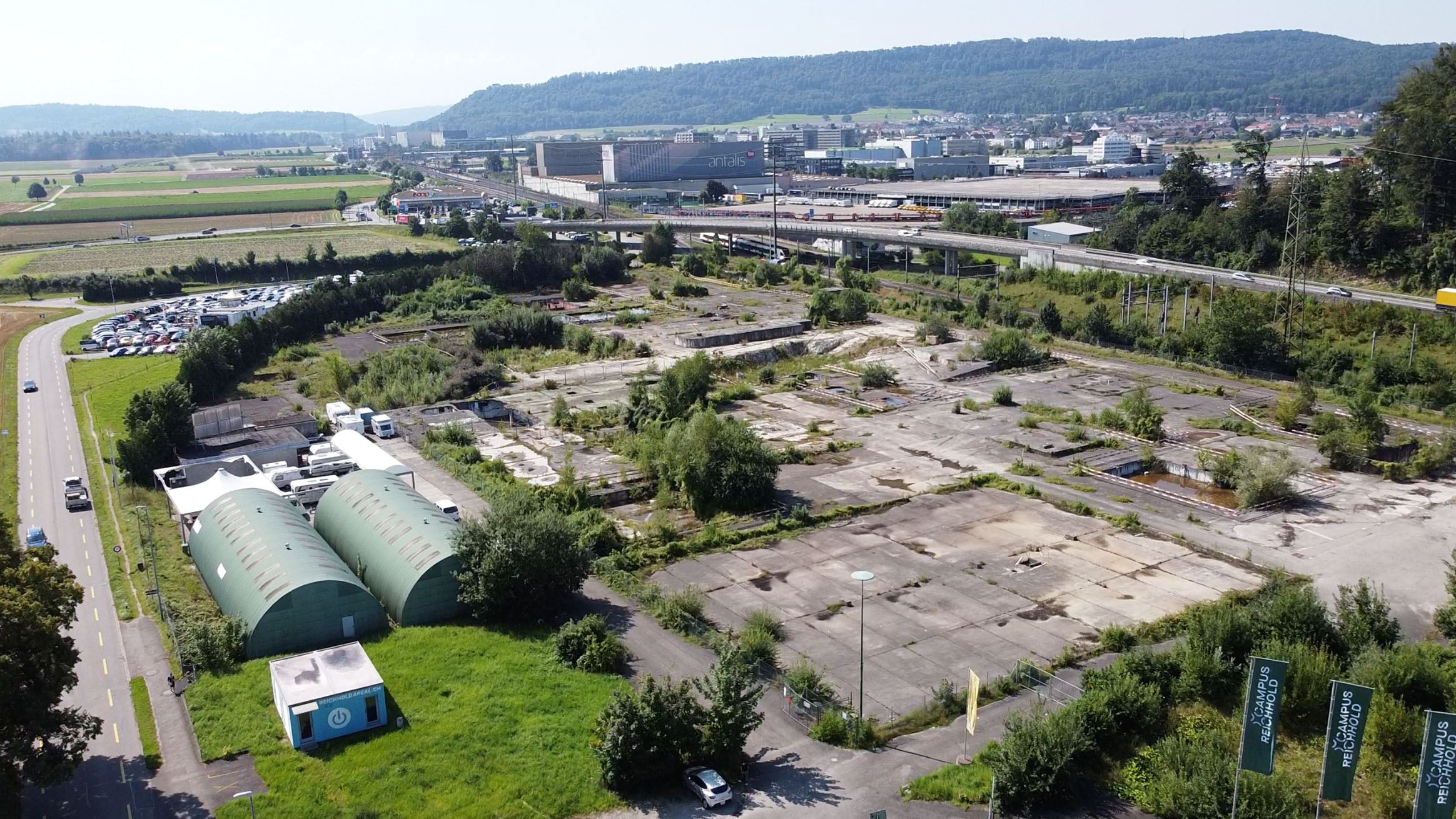 Miniaturbild Drohnenaufnahme Campus Reichhold 16Zu9 Miniaturbild Drohnenaufnahme Campus Reichhold 16Zu9