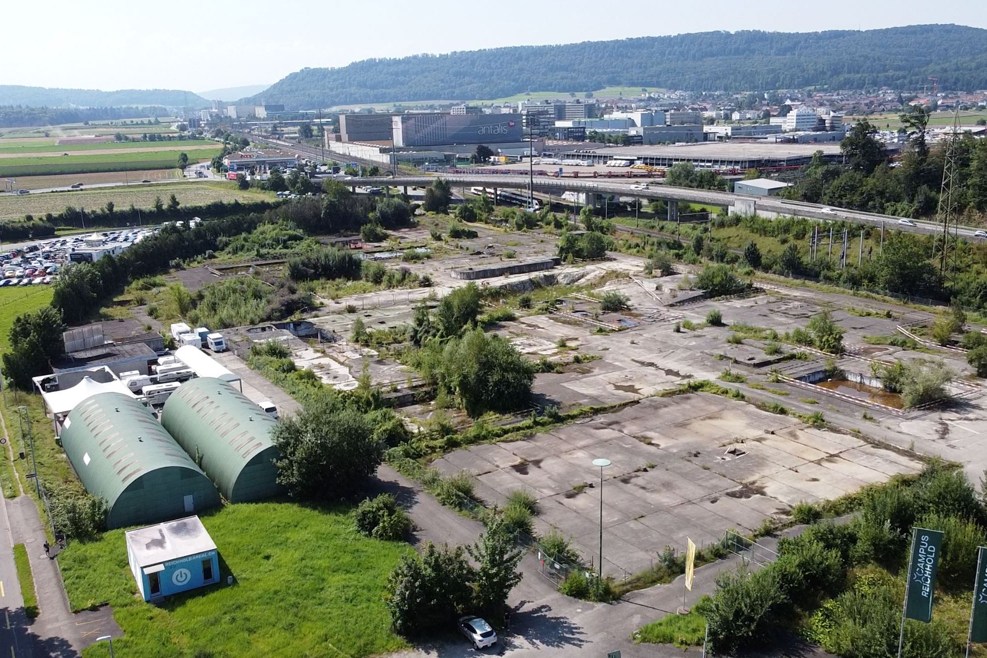 Miniaturbild Drohnenaufnahme Campus Reichhold 16Zu9 Miniaturbild Drohnenaufnahme Campus Reichhold 16Zu9