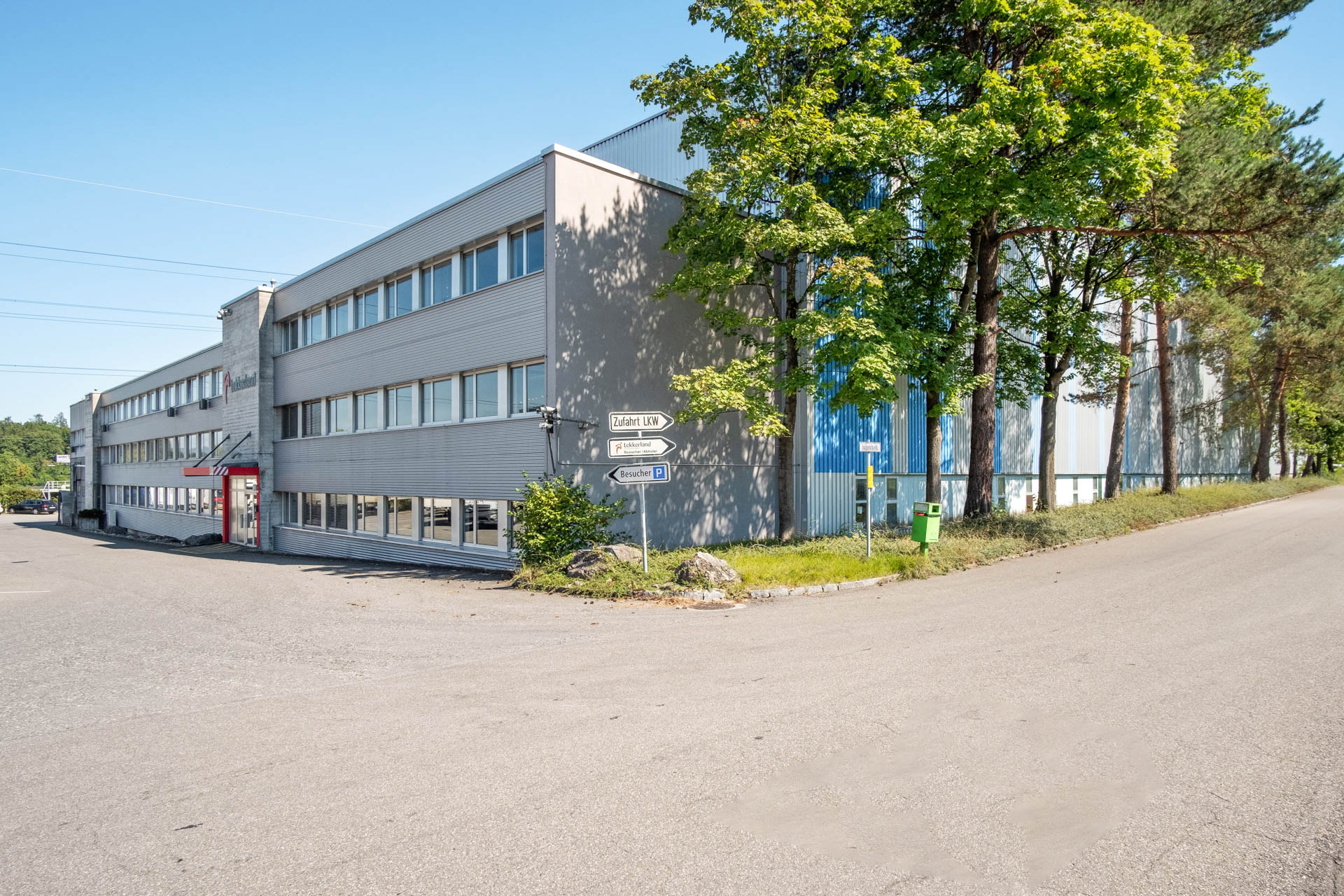 Camera Backbonephoto WEB 21